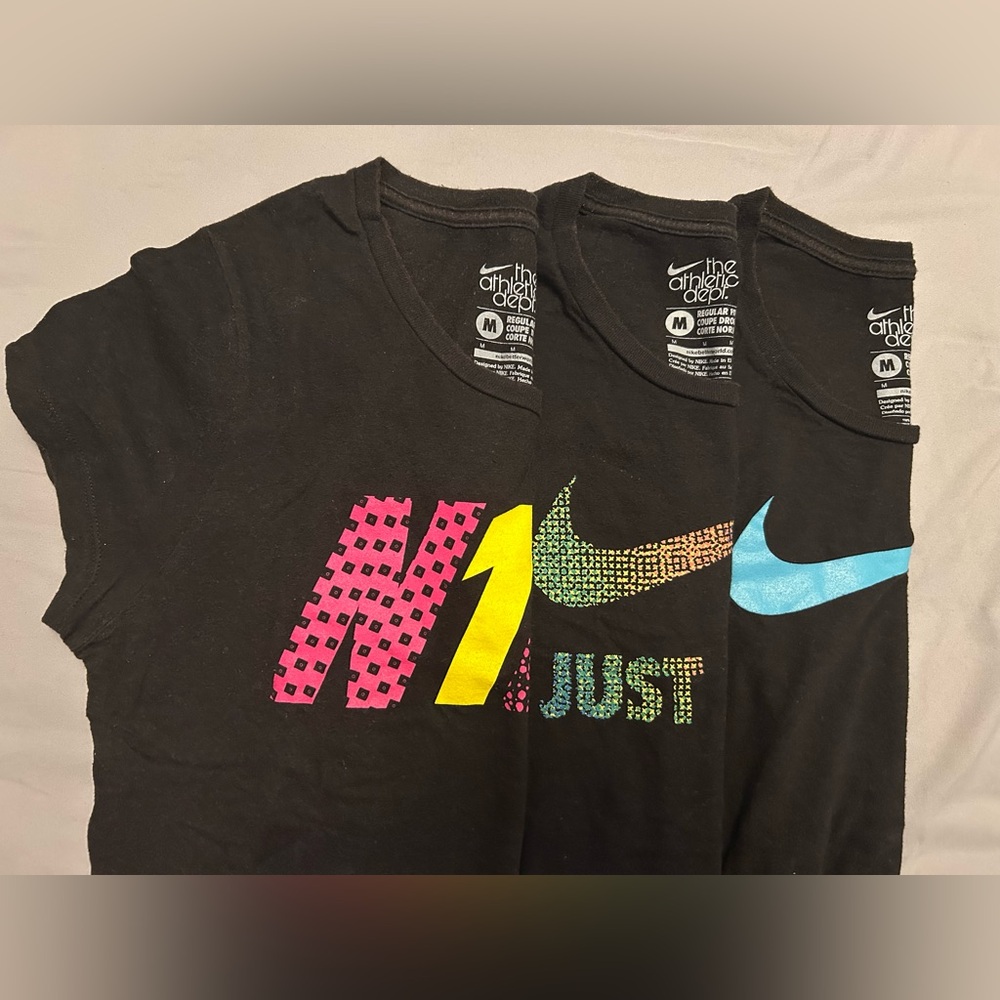 3 Nike tees